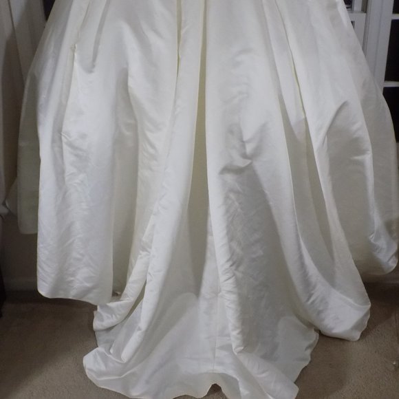 OLEG CASSINI Drop Waist Ball Gown Ivory Wedding Dress Size 12 - Picture 6 of 6